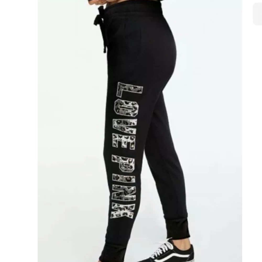 NWT vs pink bling joggers sz small